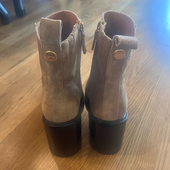 NWOT Camel Suede TORY BURCH Ankle Boots - Picture 5 of 6